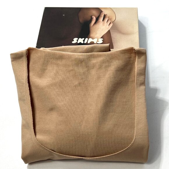 SKIMS Essential Long Sleeve Scoop Bodysuit Sandstone 4X/5X - Picture 4 of 10